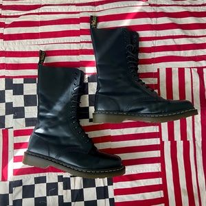 Dr. Martens 1914 leather boots